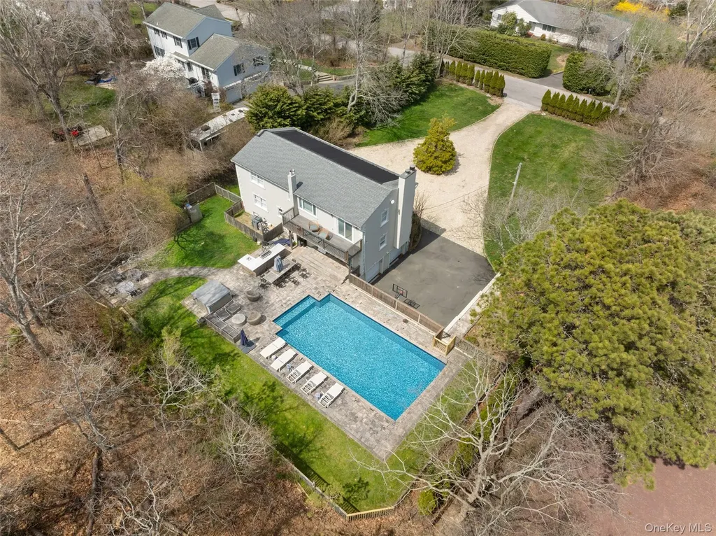 36 Charla Drive Southampton NY 11968