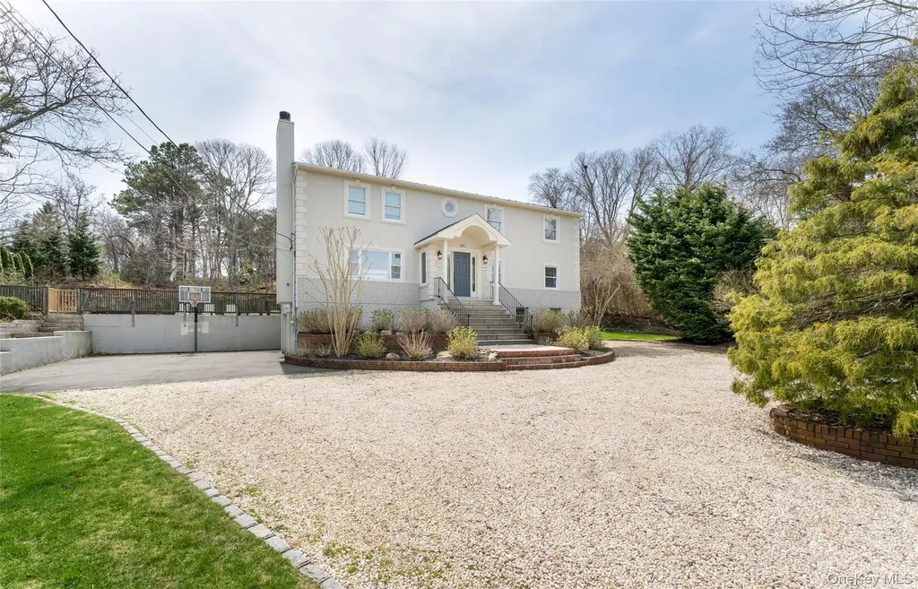 36 Charla Drive Southampton NY 11968