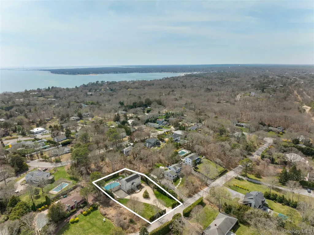 36 Charla Drive Southampton NY 11968