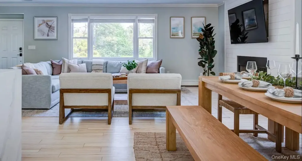 36 Charla Drive Southampton NY 11968