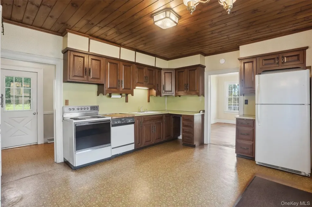 3408 Us Highway 209 Stone Ridge NY 12484