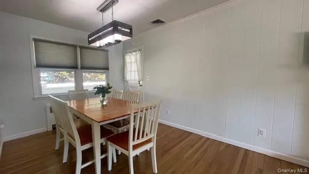 6 Curlew Place Massapequa NY 11758