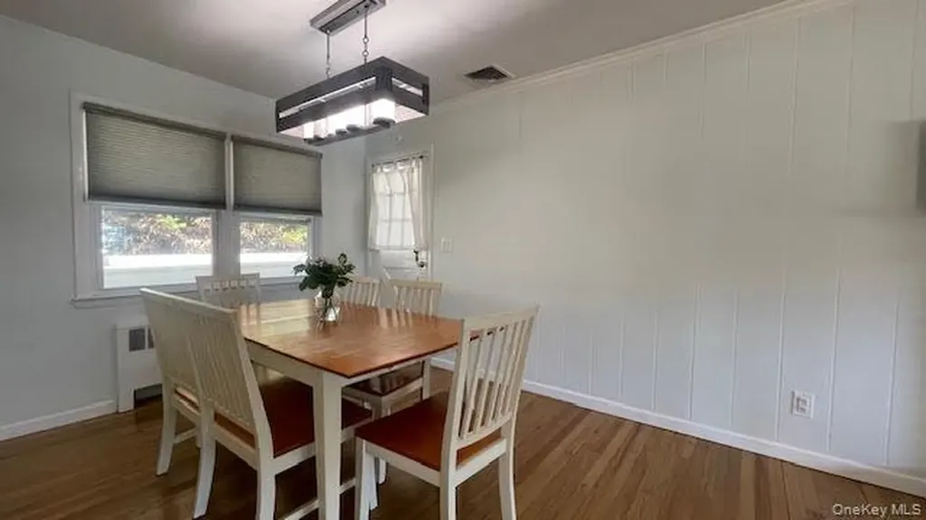 6 Curlew Place Massapequa NY 11758