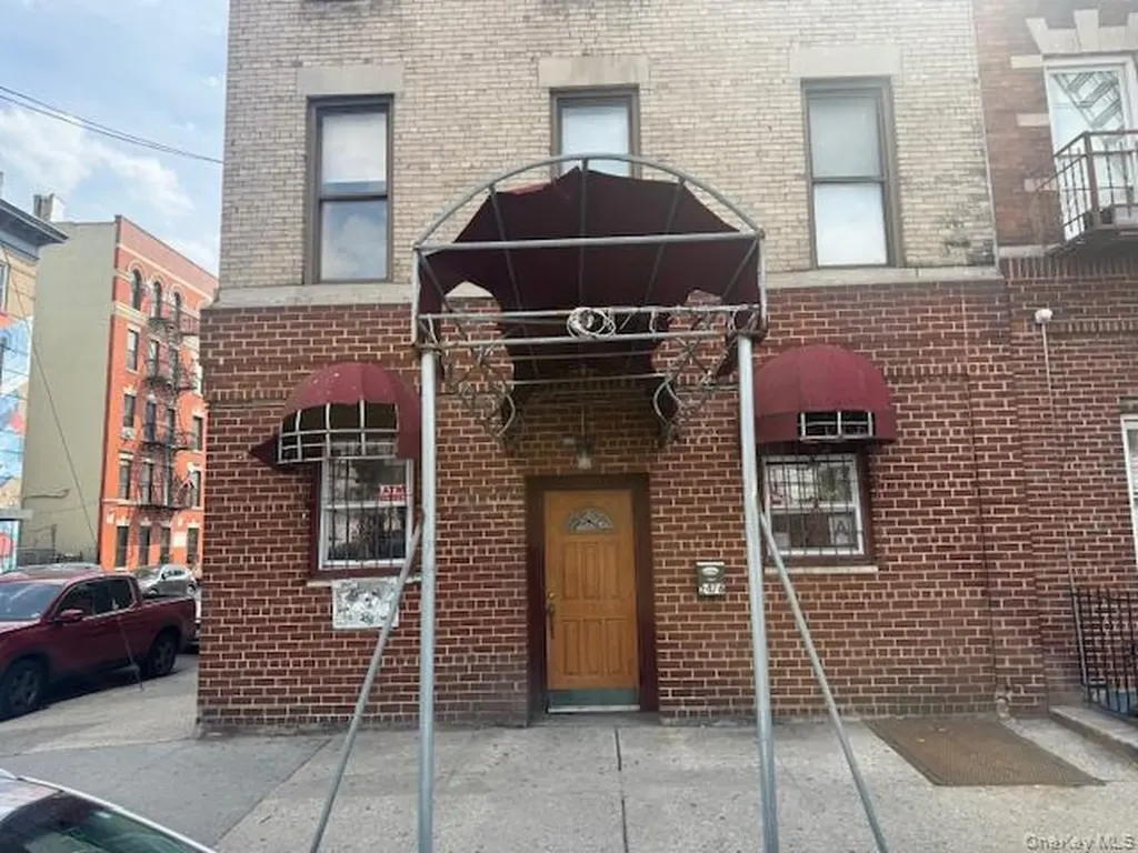 2476 Arthur Avenue Bronx NY 10458