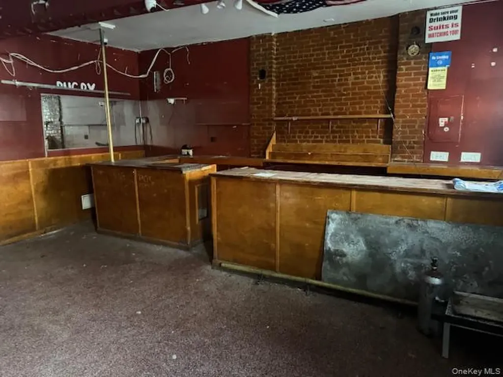 2476 Arthur Avenue Bronx NY 10458