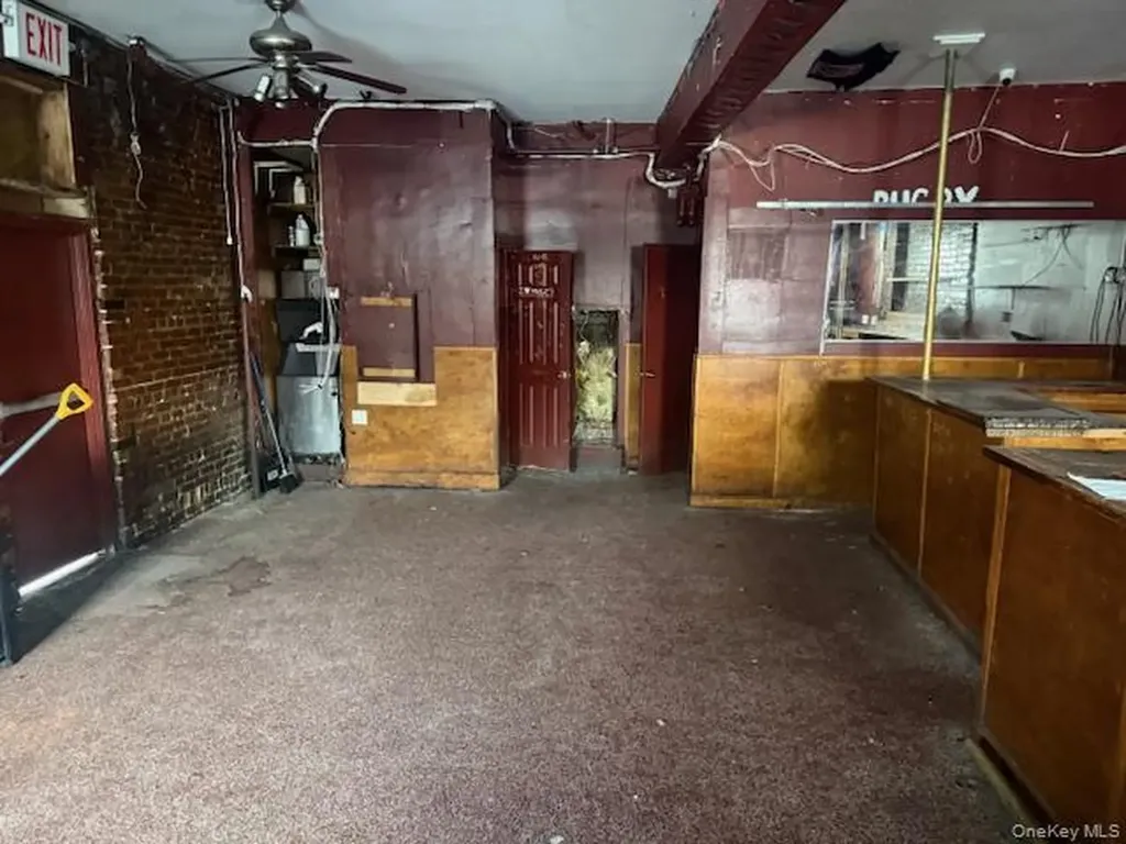 2476 Arthur Avenue Bronx NY 10458