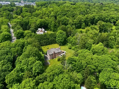 2 Heathcote Drive Mount Kisco NY 10549