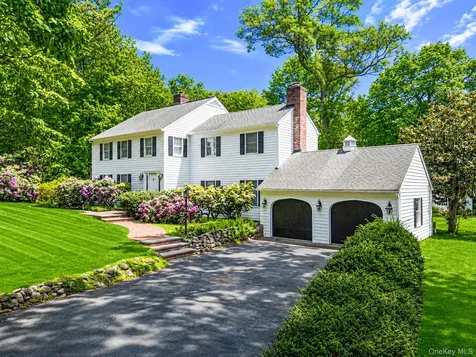 2068 Lansing Place Muttontown NY 11791