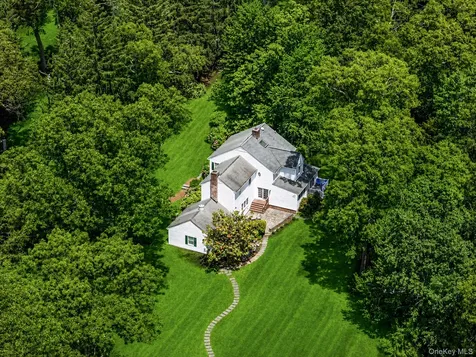 2068 Lansing Place Muttontown NY 11791
