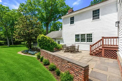 2068 Lansing Place Muttontown NY 11791