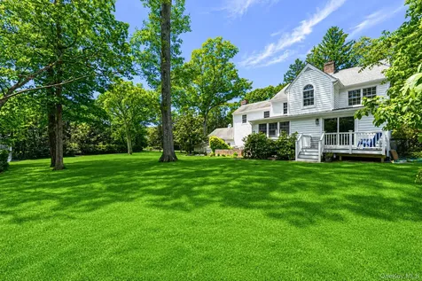 2068 Lansing Place Muttontown NY 11791