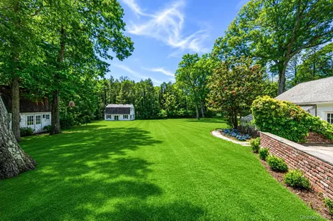 2068 Lansing Place Muttontown NY 11791