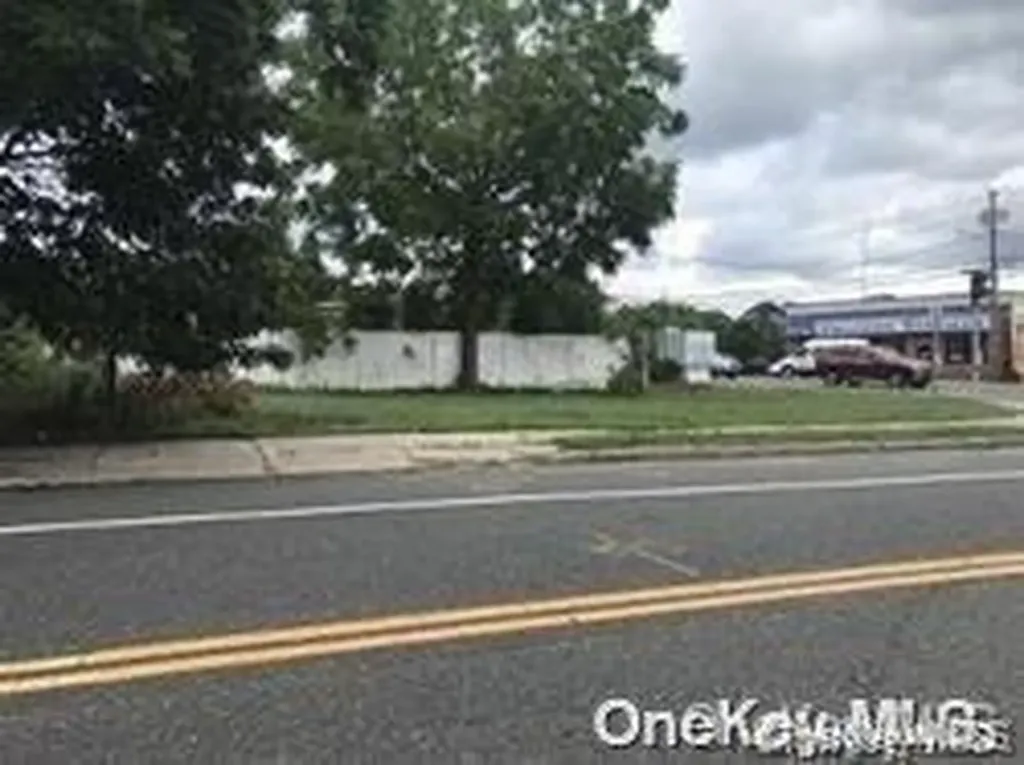 23 N Evergreen Drive Selden NY 11784