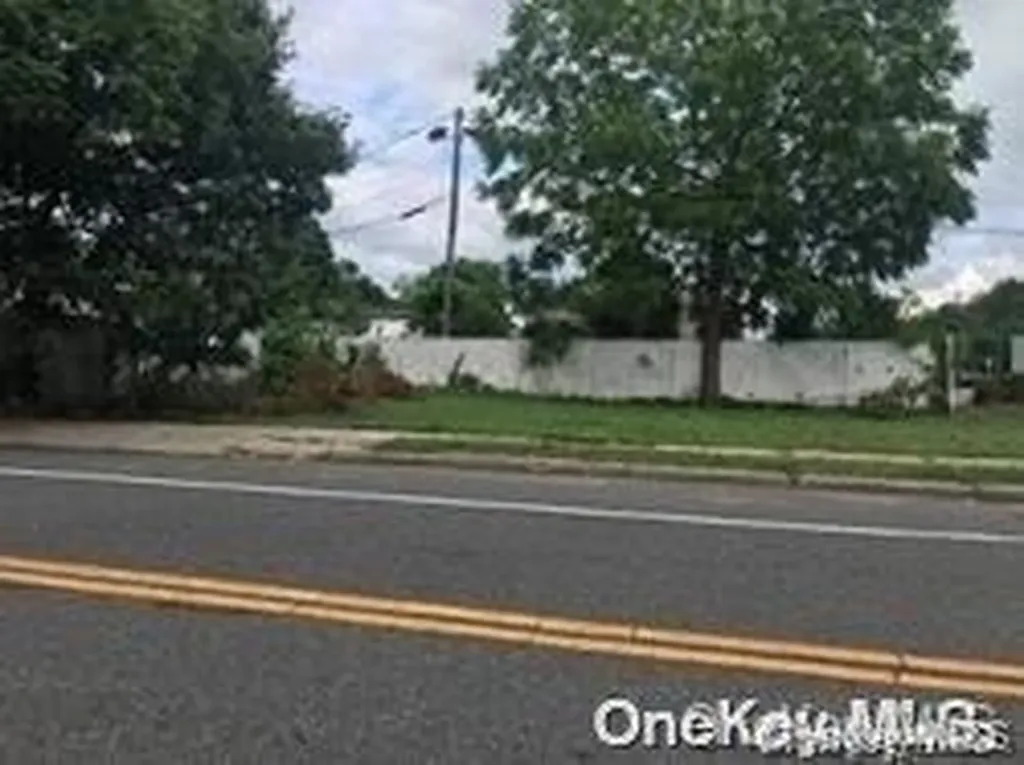 23 N Evergreen Drive Selden NY 11784