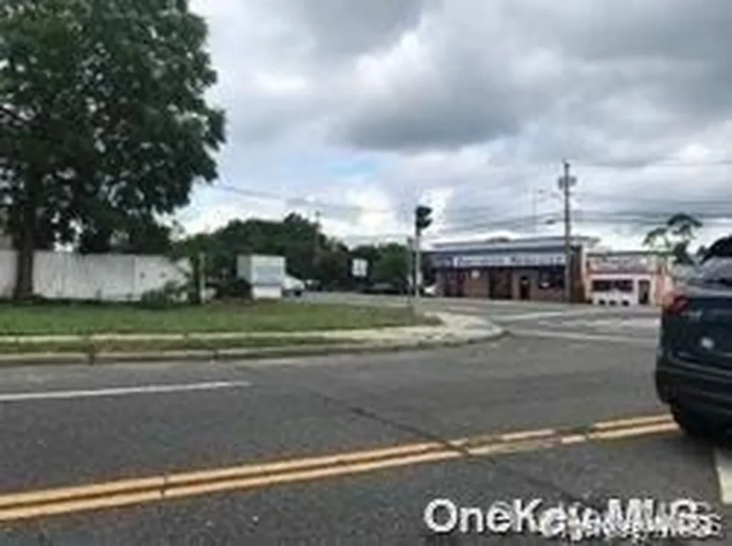 23 N Evergreen Drive Selden NY 11784