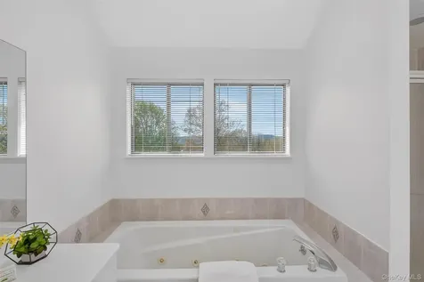 7 Chardonnay Road Cortlandt Manor NY 10567