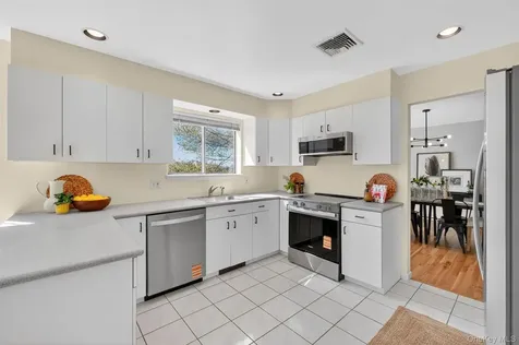 7 Chardonnay Road Cortlandt Manor NY 10567