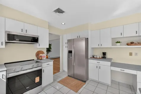 7 Chardonnay Road Cortlandt Manor NY 10567