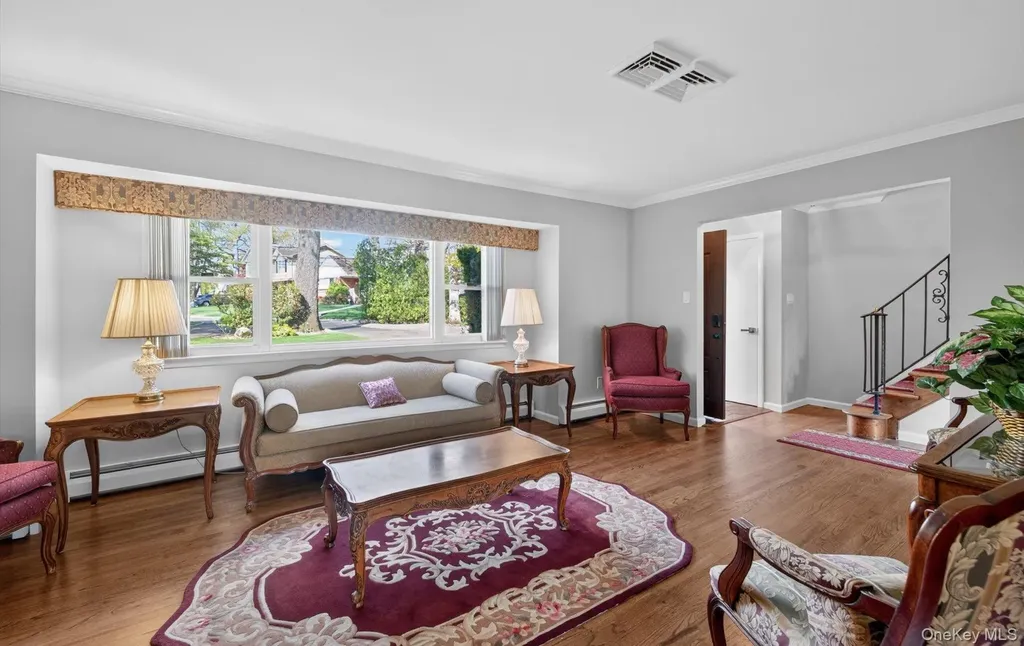 17 Hillcrest Drive Glen Head NY 11545