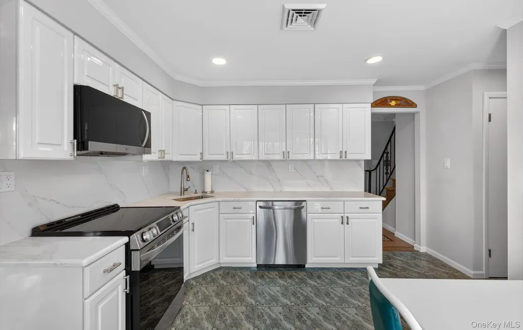 17 Hillcrest Drive Glen Head NY 11545