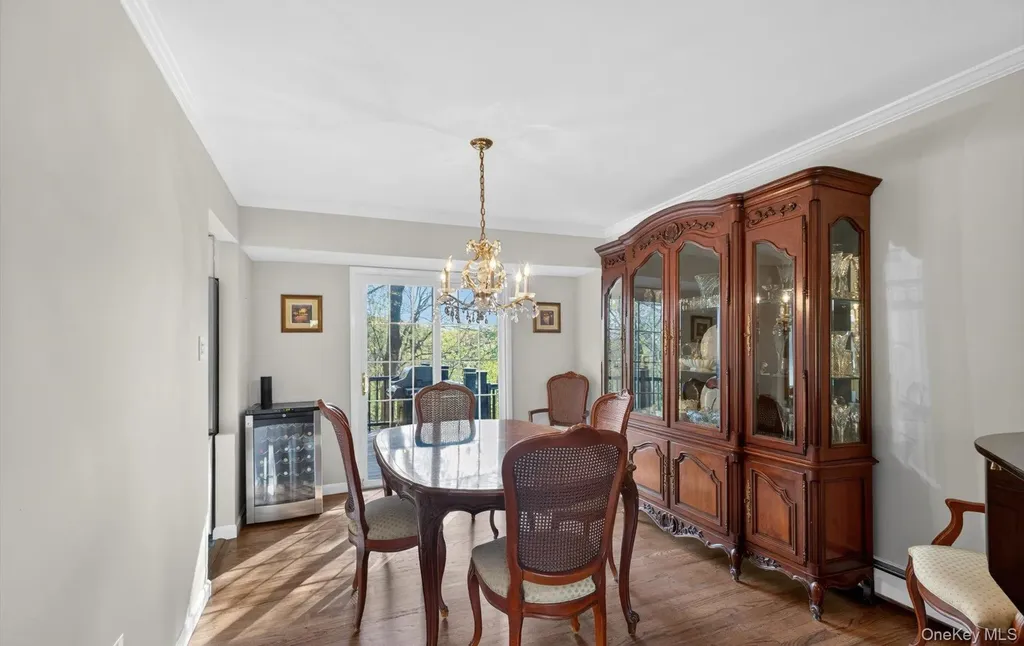 17 Hillcrest Drive Glen Head NY 11545