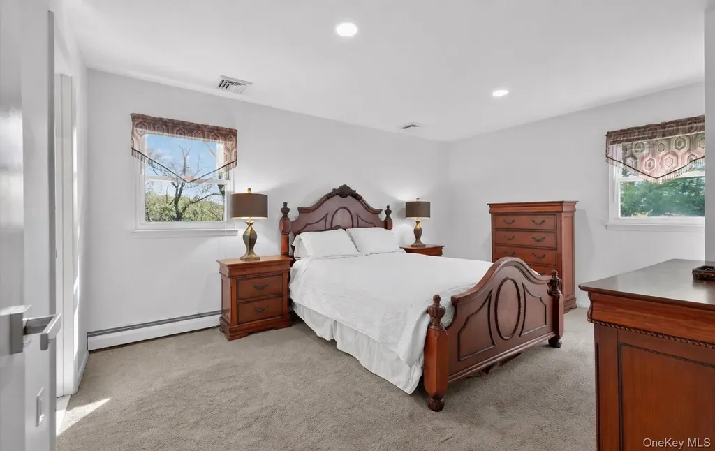 17 Hillcrest Drive Glen Head NY 11545