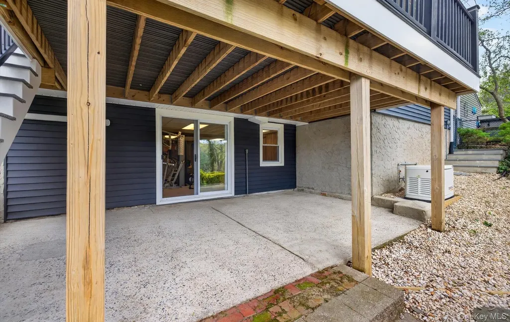17 Hillcrest Drive Glen Head NY 11545