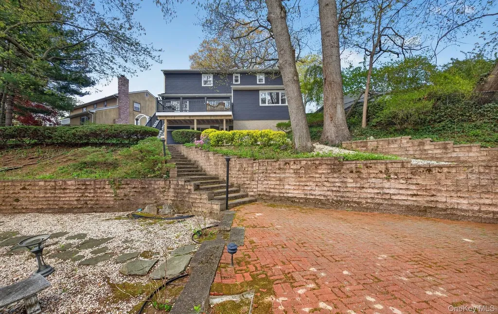 17 Hillcrest Drive Glen Head NY 11545