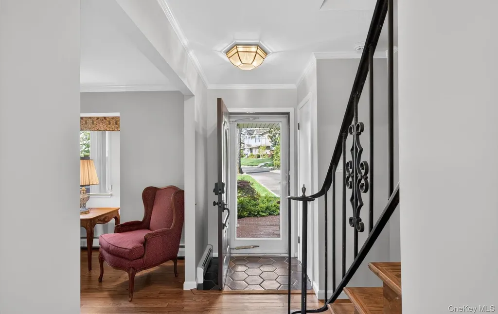 17 Hillcrest Drive Glen Head NY 11545