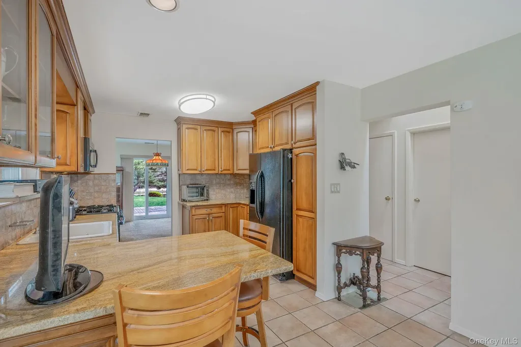 47 Madder Lake Circle Commack NY 11725