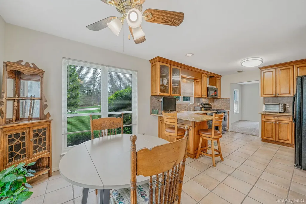 47 Madder Lake Circle Commack NY 11725