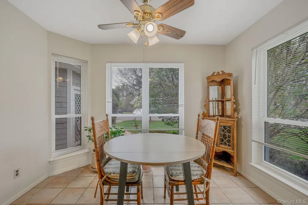 47 Madder Lake Circle Commack NY 11725