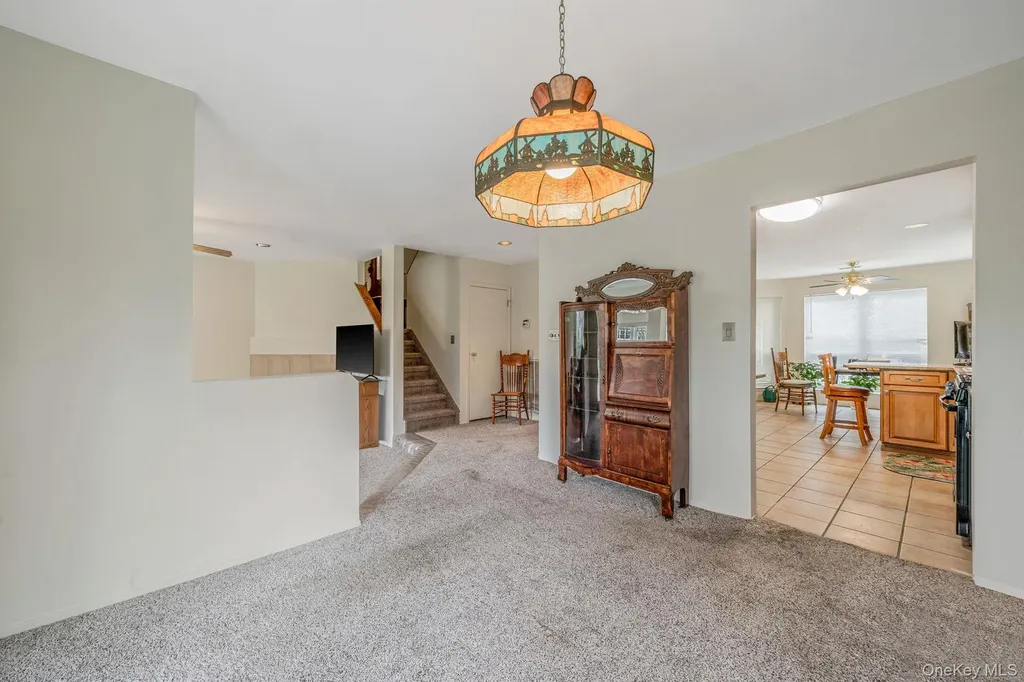 47 Madder Lake Circle Commack NY 11725