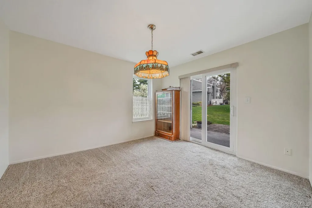 47 Madder Lake Circle Commack NY 11725