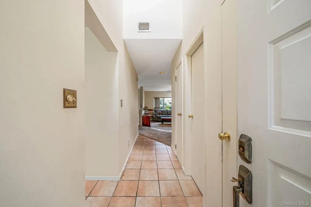 47 Madder Lake Circle Commack NY 11725
