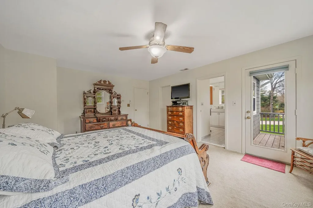 47 Madder Lake Circle Commack NY 11725
