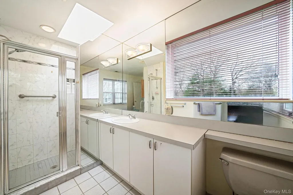 47 Madder Lake Circle Commack NY 11725