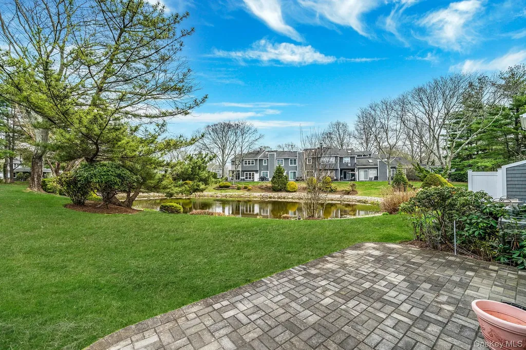 47 Madder Lake Circle Commack NY 11725