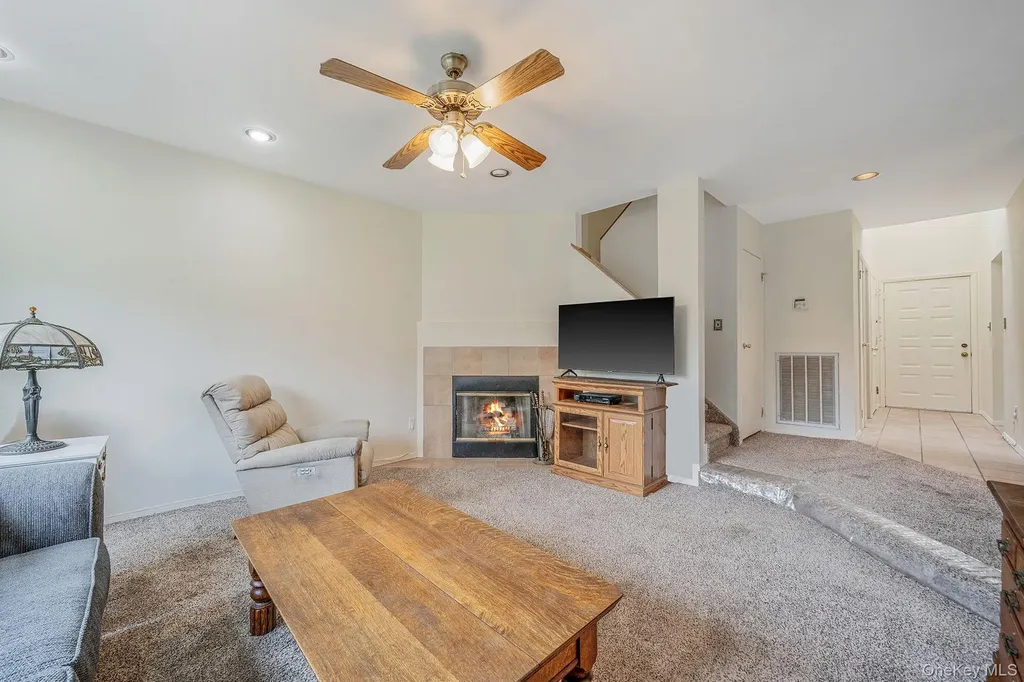47 Madder Lake Circle Commack NY 11725