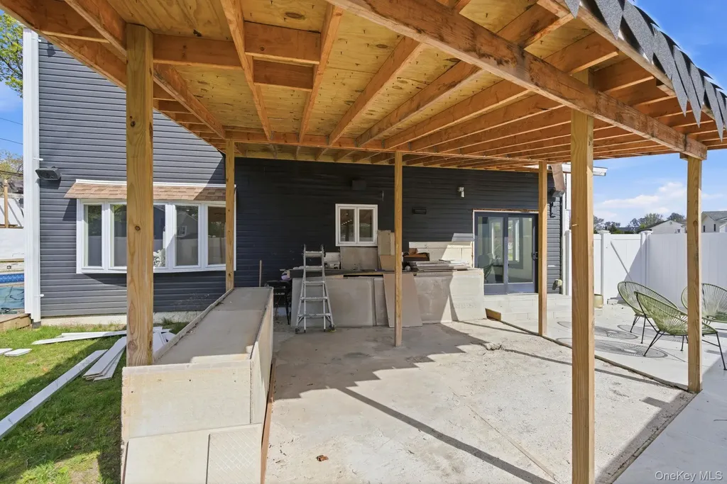 3 Rustic Court Plainview NY 11803