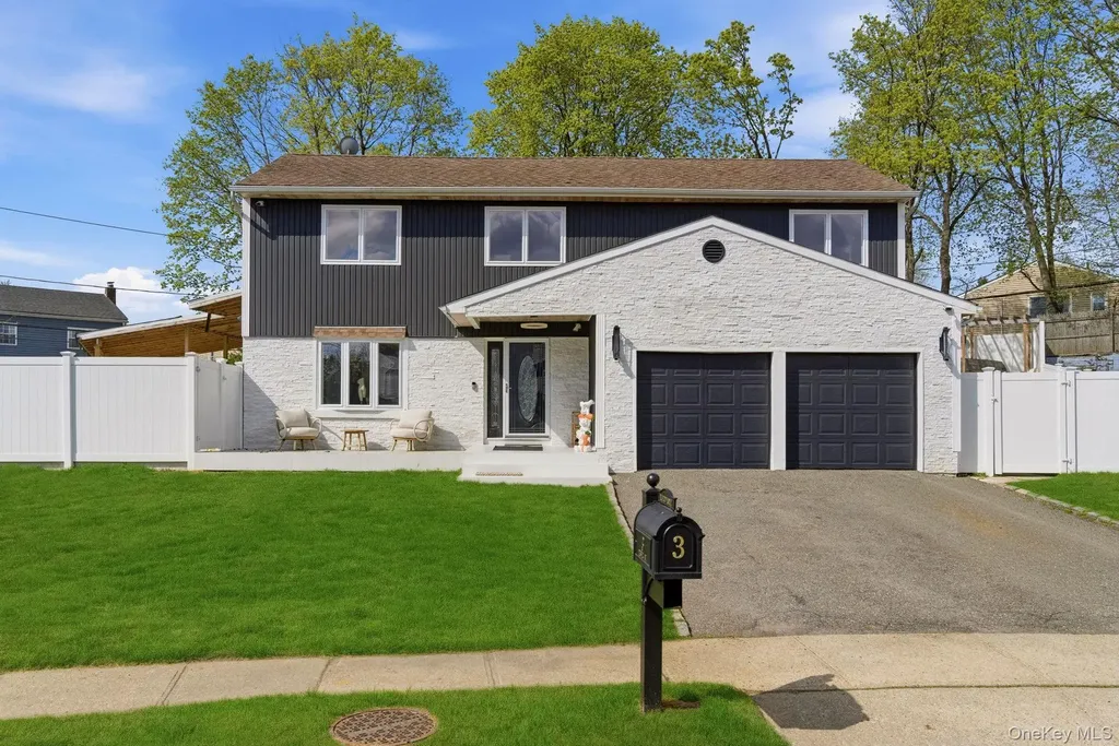 3 Rustic Court Plainview NY 11803
