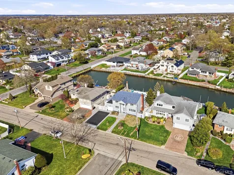 204 Bayview Avenue Massapequa NY 11758