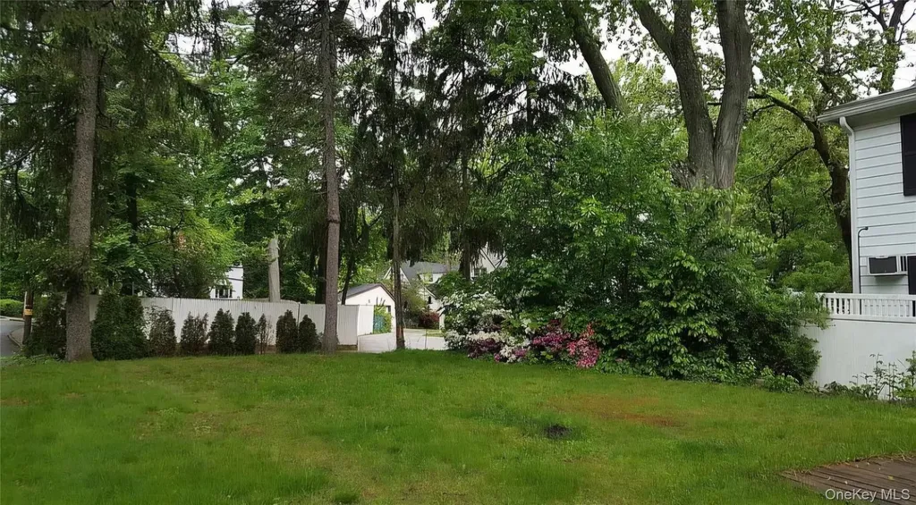 257 Schenck Avenue Great Neck NY 11021