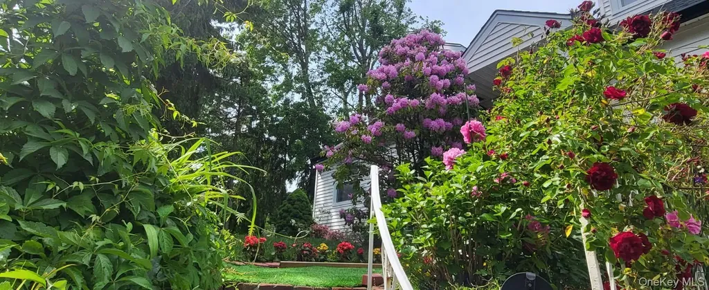 257 Schenck Avenue Great Neck NY 11021