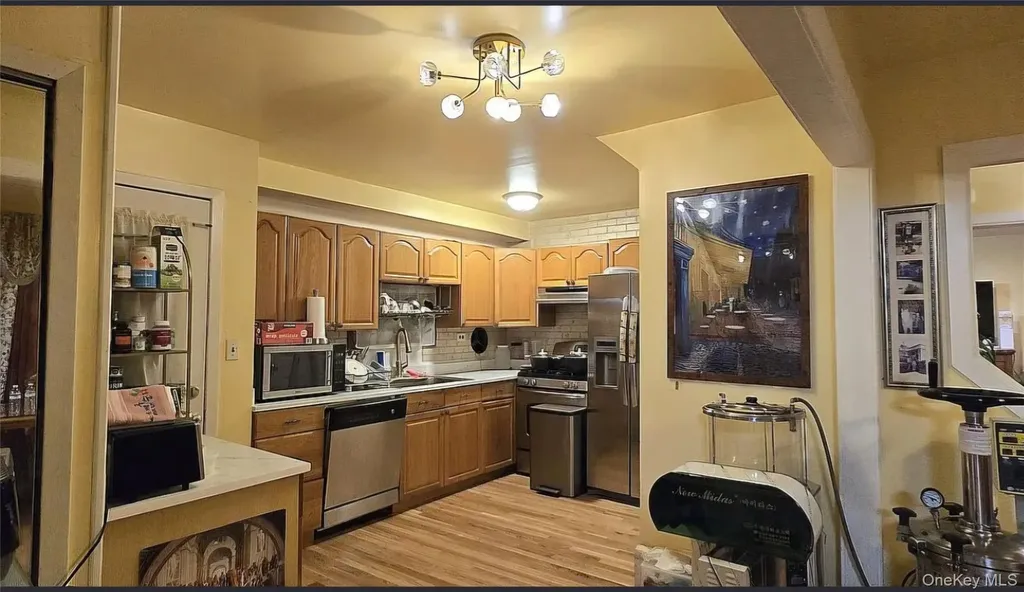 257 Schenck Avenue Great Neck NY 11021