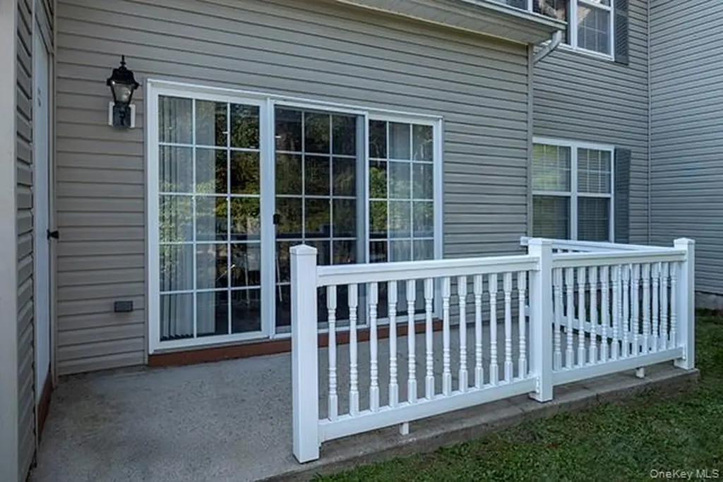 7 Neal Setauket NY 11733
