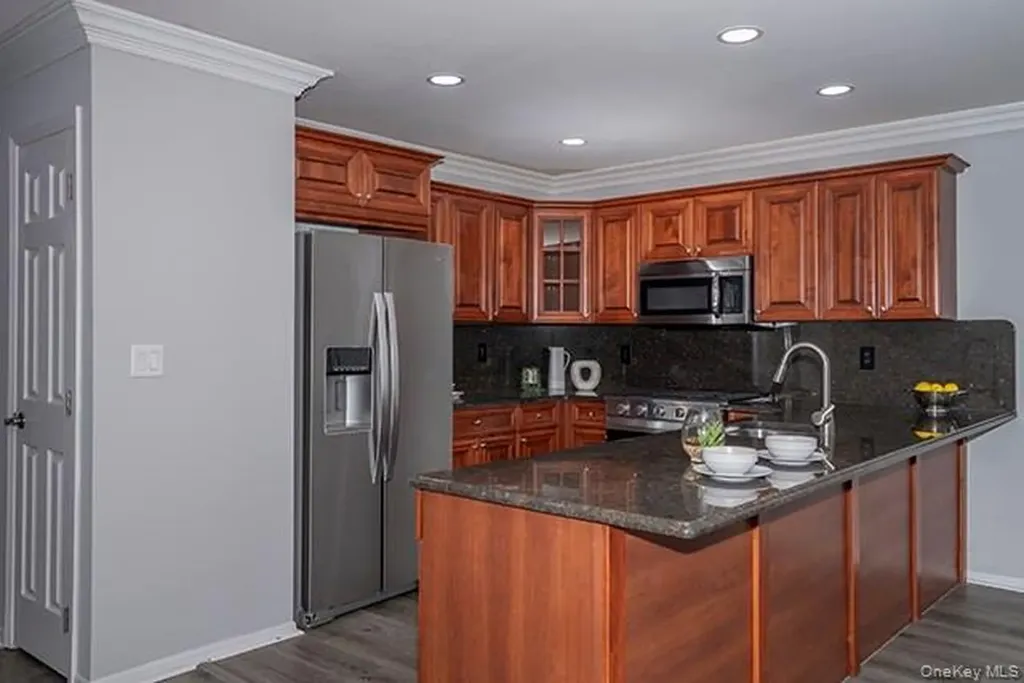 7 Neal Setauket NY 11733