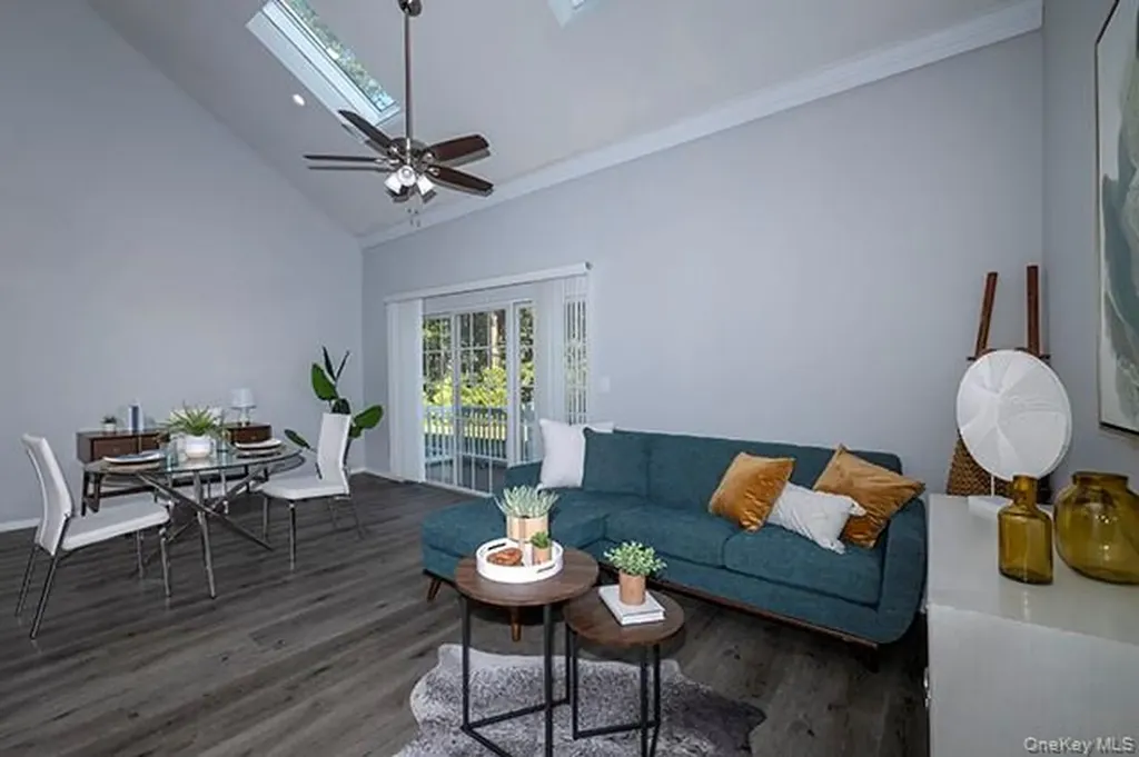 7 Neal Setauket NY 11733