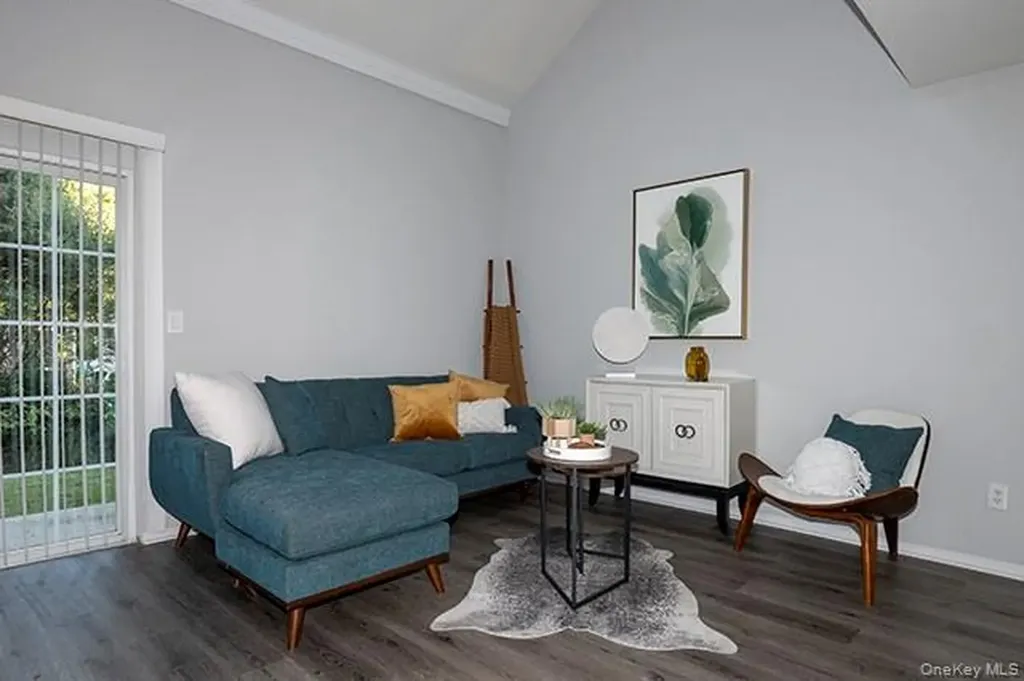 7 Neal Setauket NY 11733