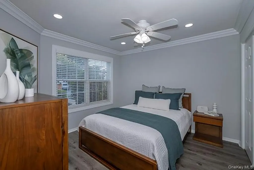 7 Neal Setauket NY 11733